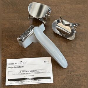 PAMPERED CHEF ROLLING COOKIE CUTTER #1442 ~ CIRCLE HEART FLUTED ATTACHMENTS